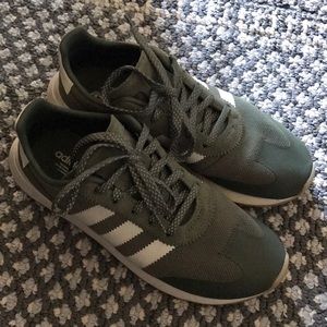 Adidas women tennis shoes